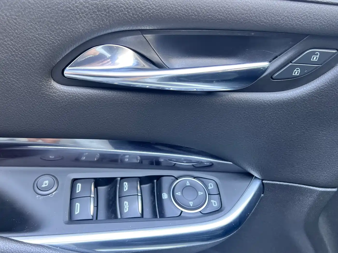 Фото 9 - Cadillac XT4