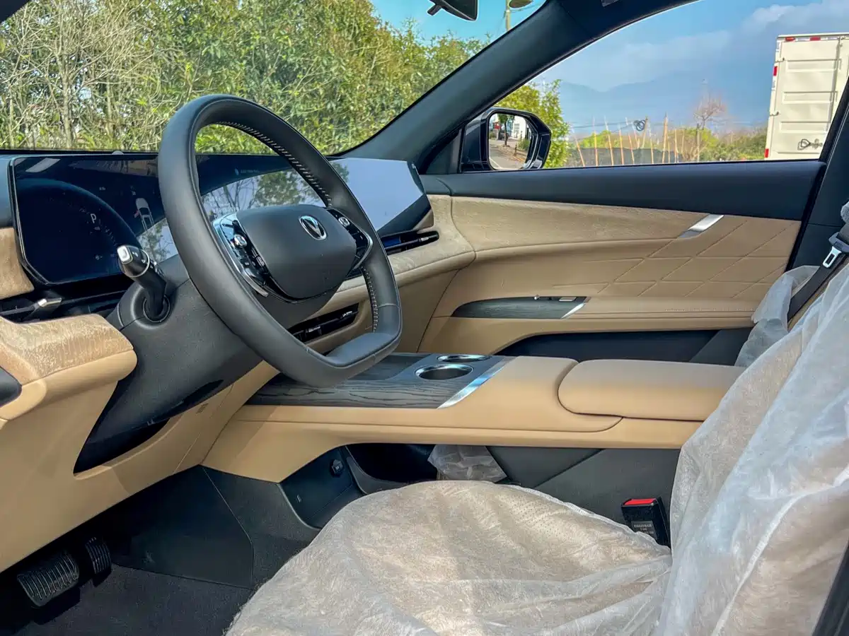 Фото CHANGAN CS75PLUS 2026 10