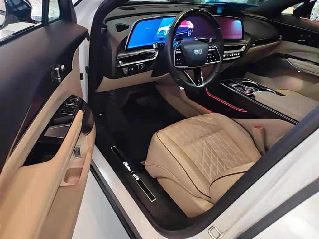Cadillac IQ Rui Ge 2022 Rear-Wheel Drive Long Range Premium Edition фото 16