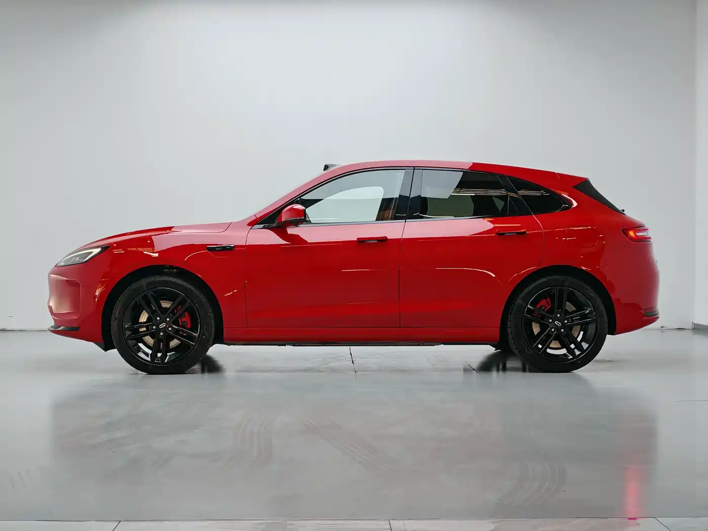 AITO Wenjie AITO M5 2025 Extended Range Ultra AWD фото 4