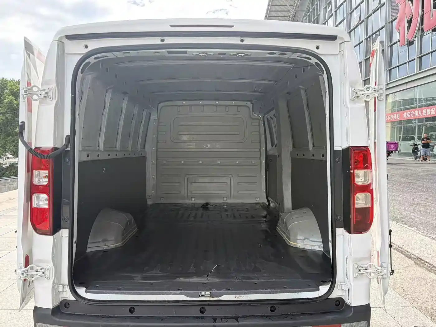 Wuling Motors Wuling Yangguang 2024 2024 230km Utility Enclosed 60kW