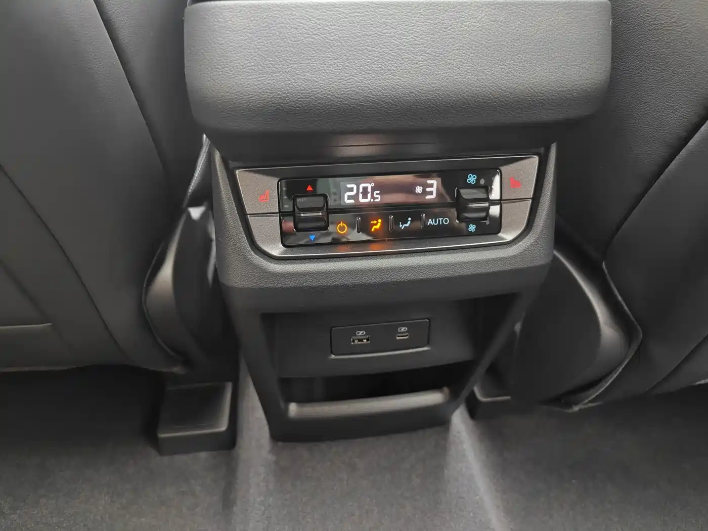 Ford Edge 2026 2025 Edge L 2.0T EcoBoost E Hybrid FWD 7-seater Luxury