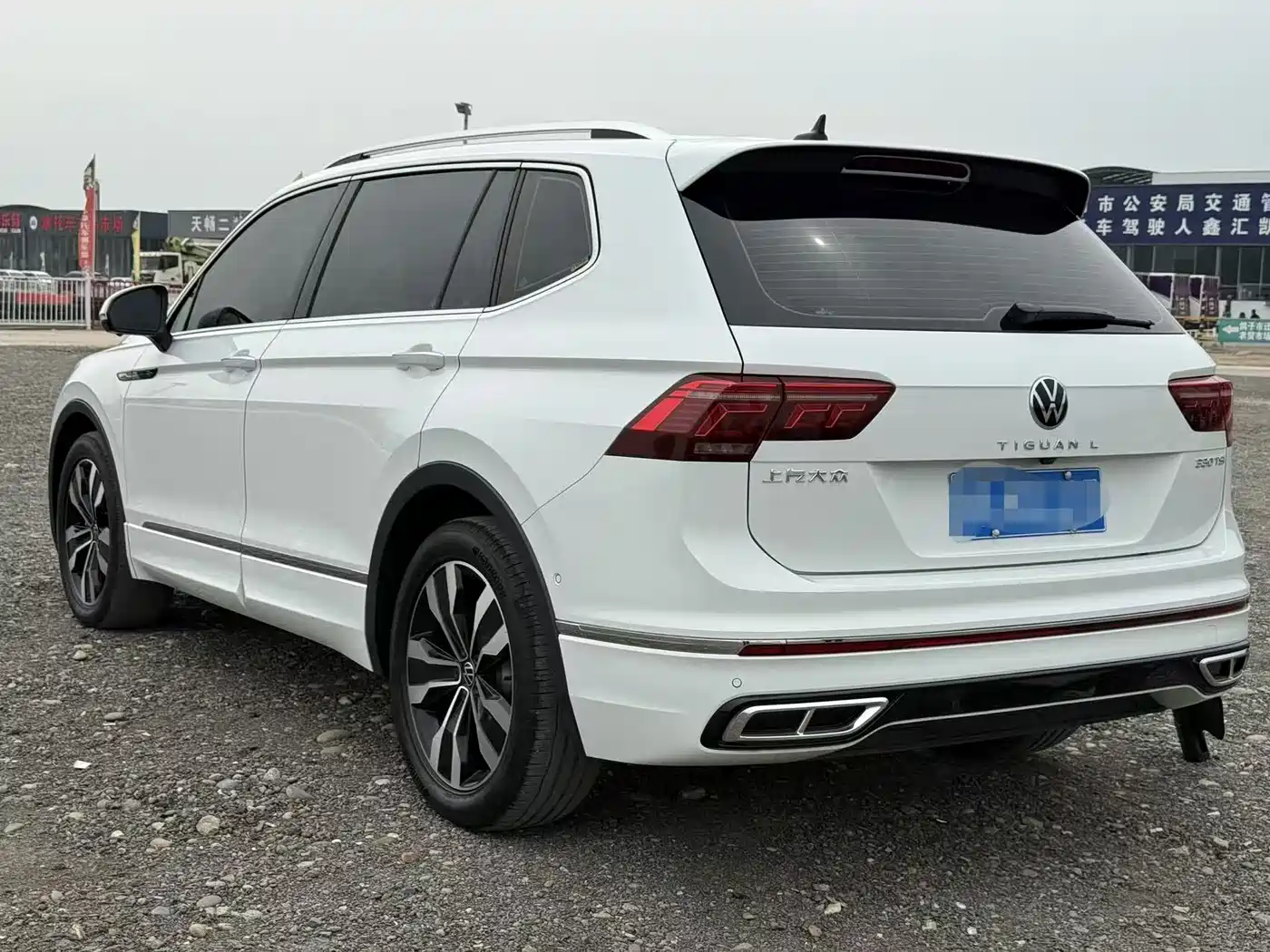 Volkswagen Tiguan L 2024 330TSI Automatic 2WD R-Line Premium Enjoyment Edition фото 4