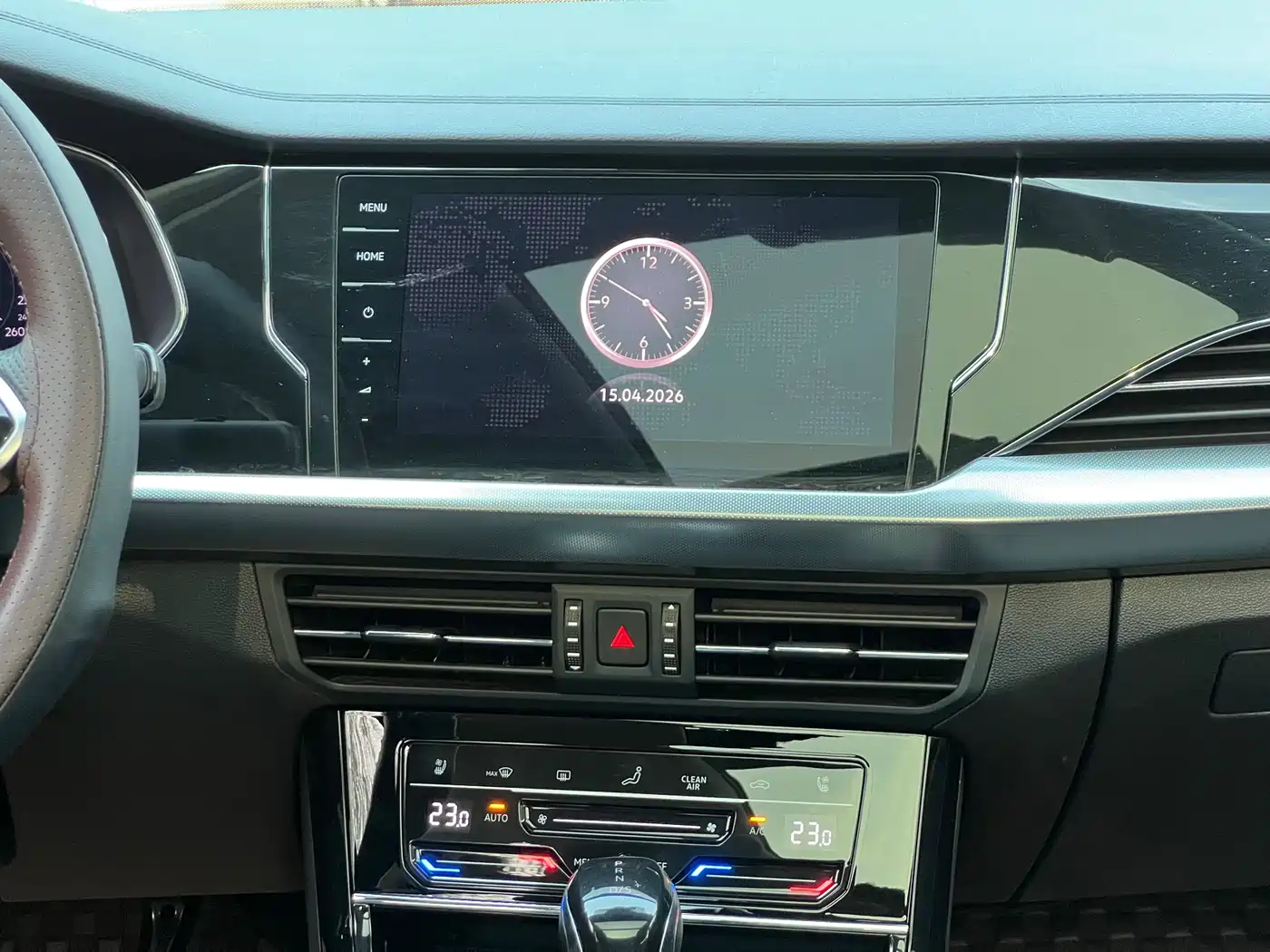 Volkswagen Passat 2022 330TSI Starlight Luxury Edition фото 16