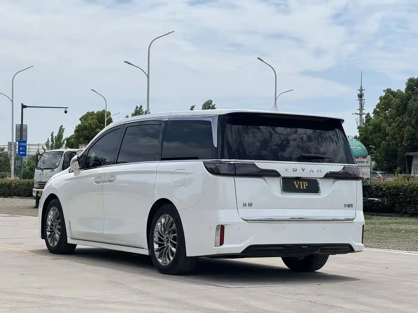 Voyah Auto Voyah Dreamer 2022 Low-carbon Dream+Smart Package фото 8