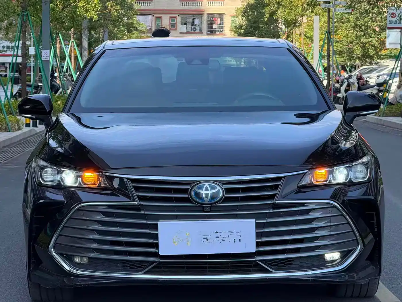 Toyota Avalon 2019 Hybrid 2.5L Limited Flagship Version China V фото 2