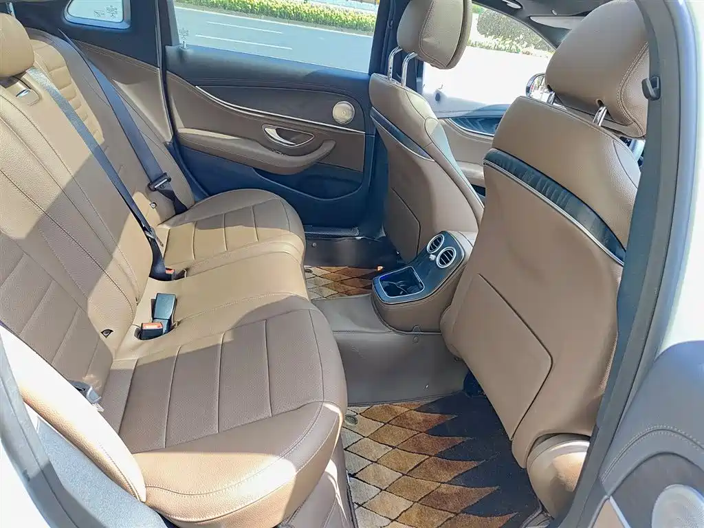 Mercedes-Benz E-Class 2021 E 300 L Sport Fashion фото 11