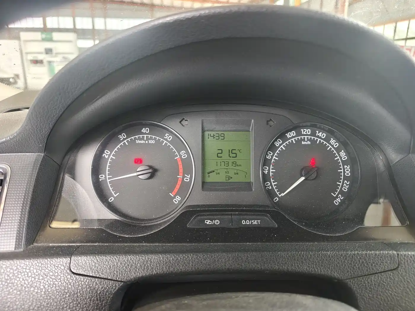 Škoda Rapid 2013 1.6L Manual Smart Selection фото 7