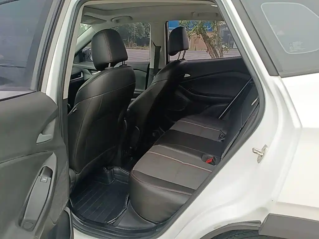 Chevrolet Trax 2020 2019 Redline 325T Auto Fun Edition China VI