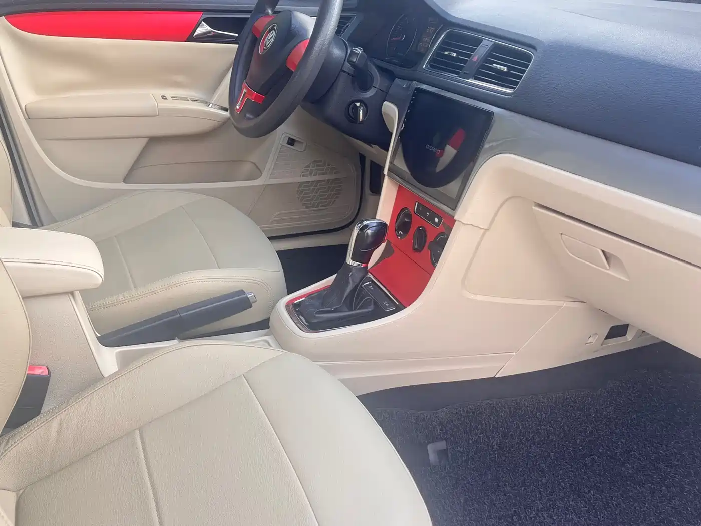 Volkswagen Lavida 2013 Facelift 1.4TSI DSG Comfort фото 12