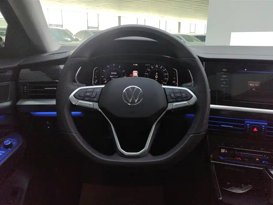 Volkswagen Passat 2024 380TSI Starlight Dragon Soaring Edition фото 15