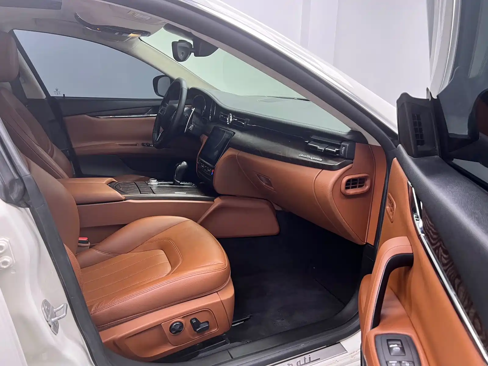 Фото 9 - Maserati Quattroporte