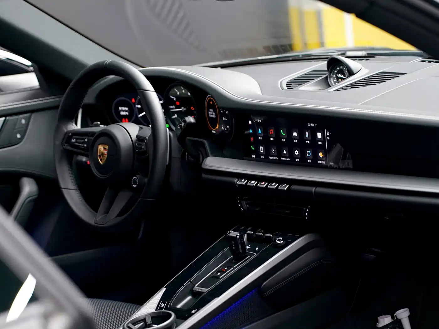 PORSCHE 911
