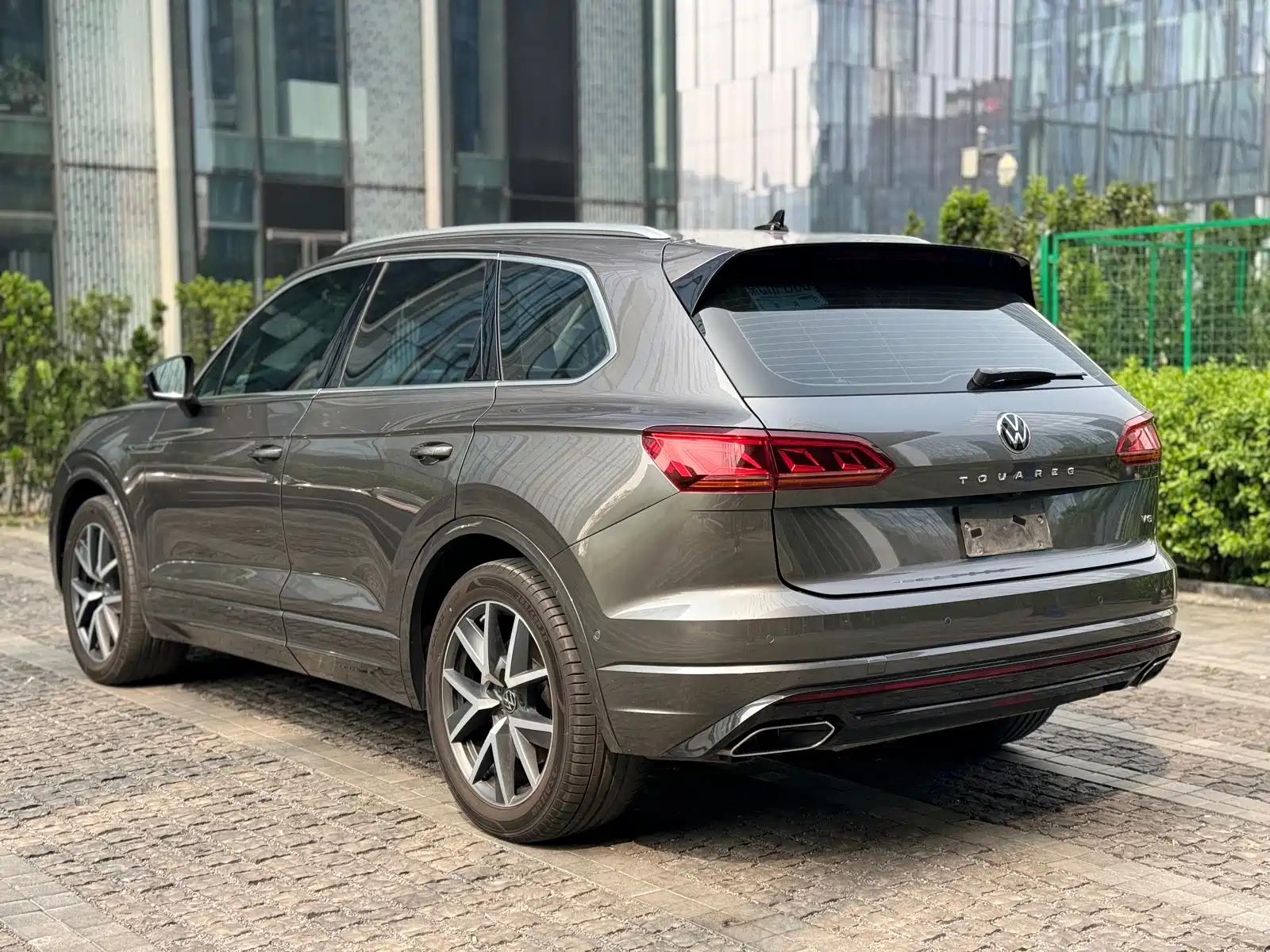 Фото 3 - Volkswagen Touareg