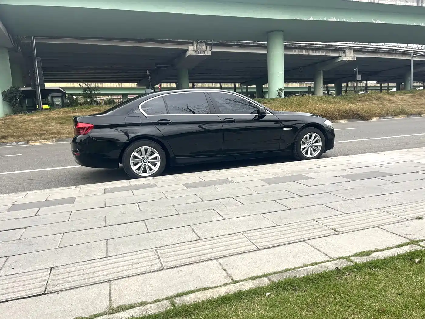 BMW 5 Series 2014 520Li Elegance фото 8