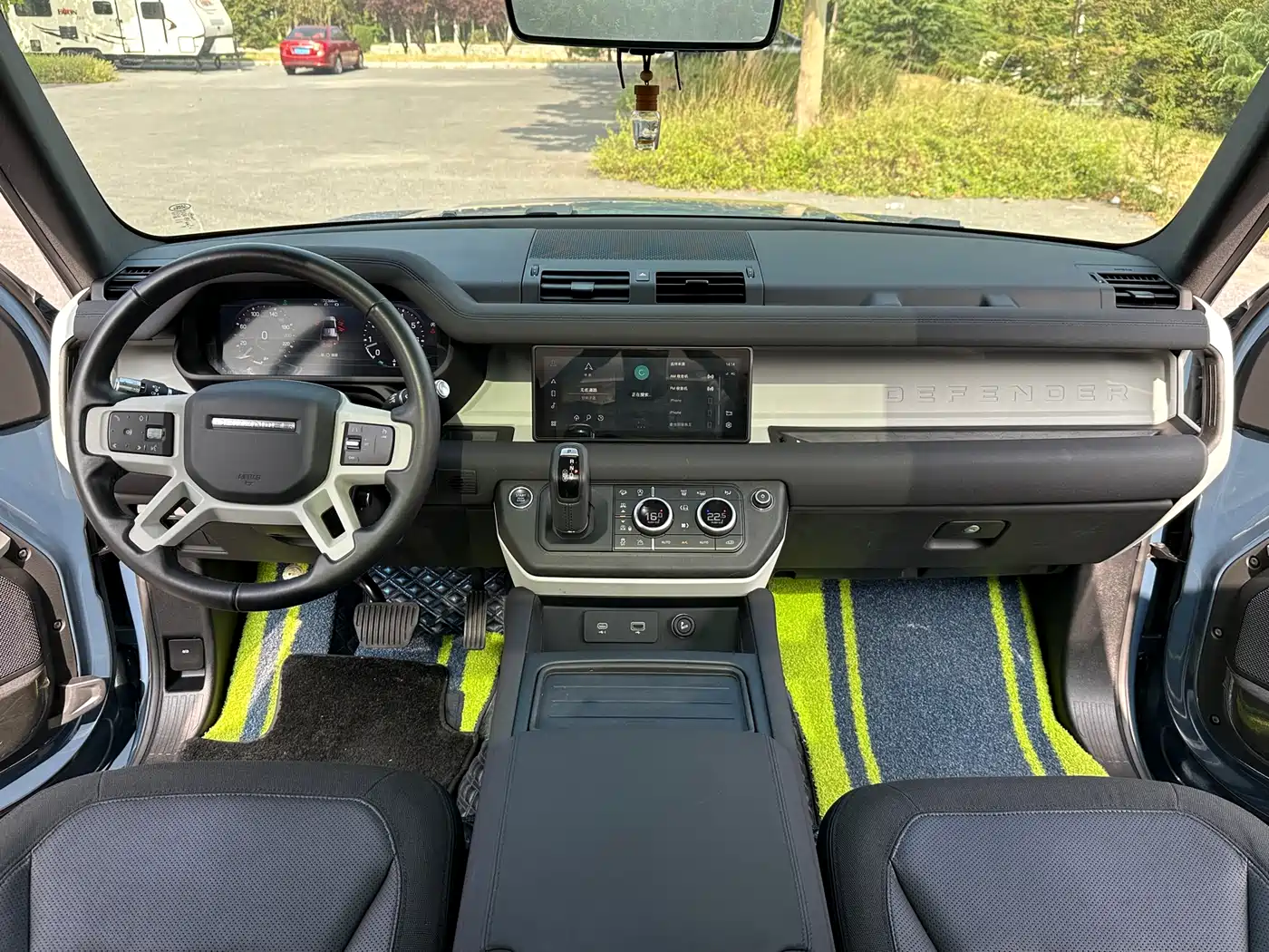 Land Rover Defender 2020 Model 110 P400 SE фото 7