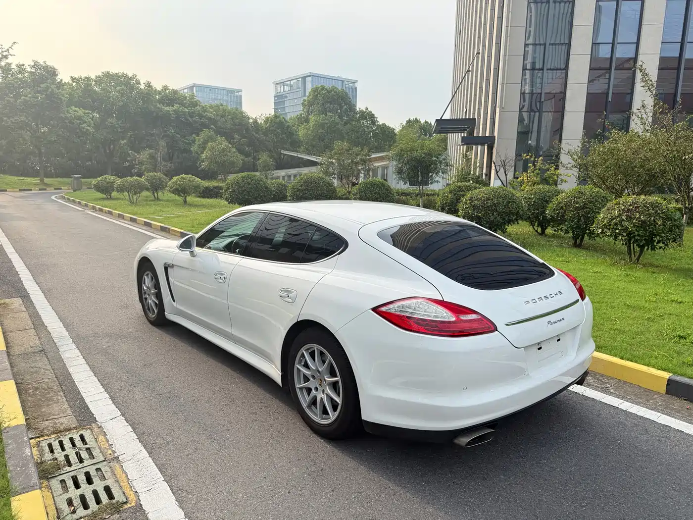 Porsche Panamera 2010 Panamera 3.6L фото 3