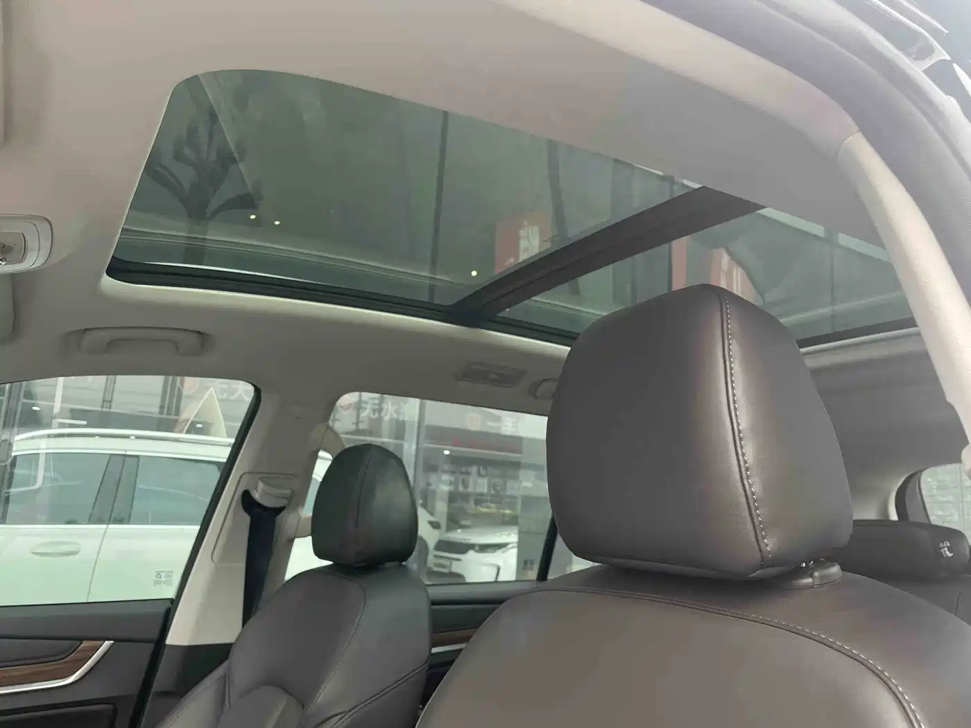 Roewe RX8 2019 2018 30T Smart Internet AWD Flagship Edition