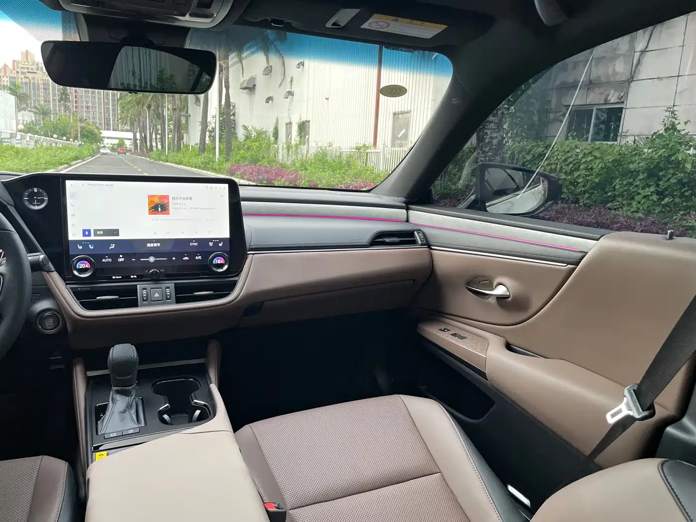 Lexus ES 2025 200 Ultimate Edition фото 15
