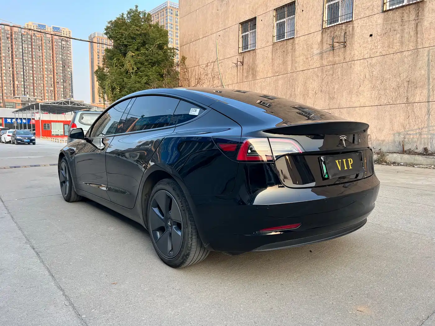 TESLA MODEL 3