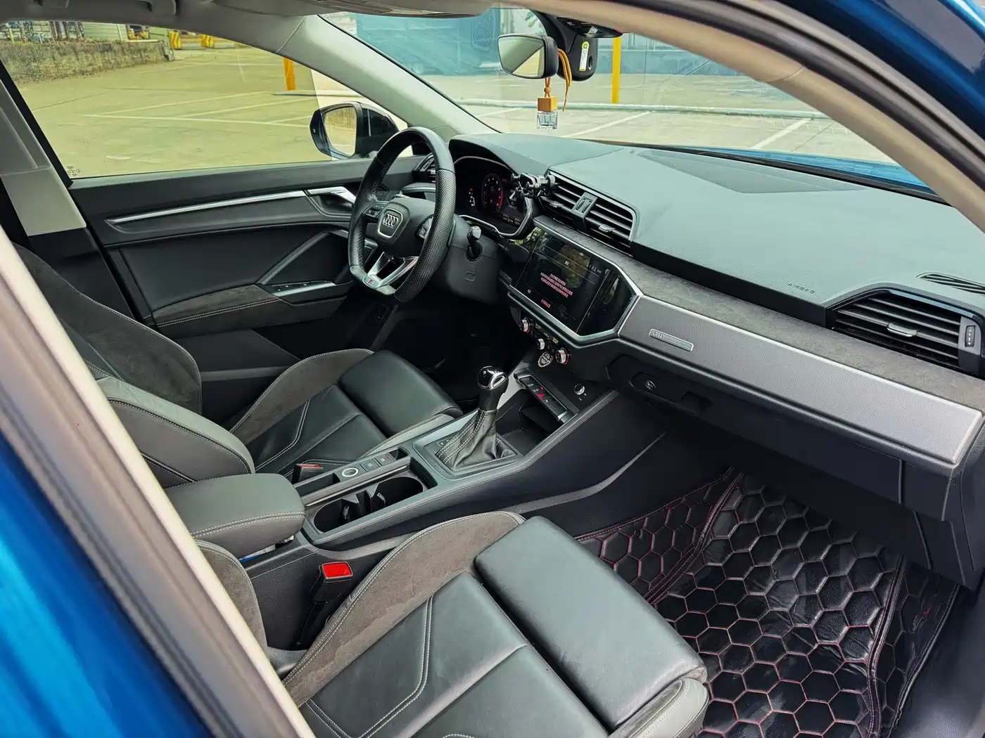 Audi Q3 Sportback 2023 40 TFSI Fashion фото 10