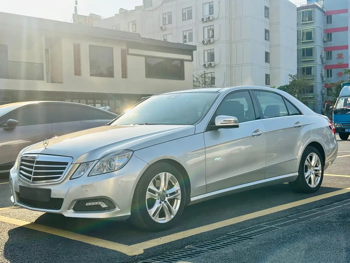 Mercedes-Benz E-Class 2010 E 300 L Fashion