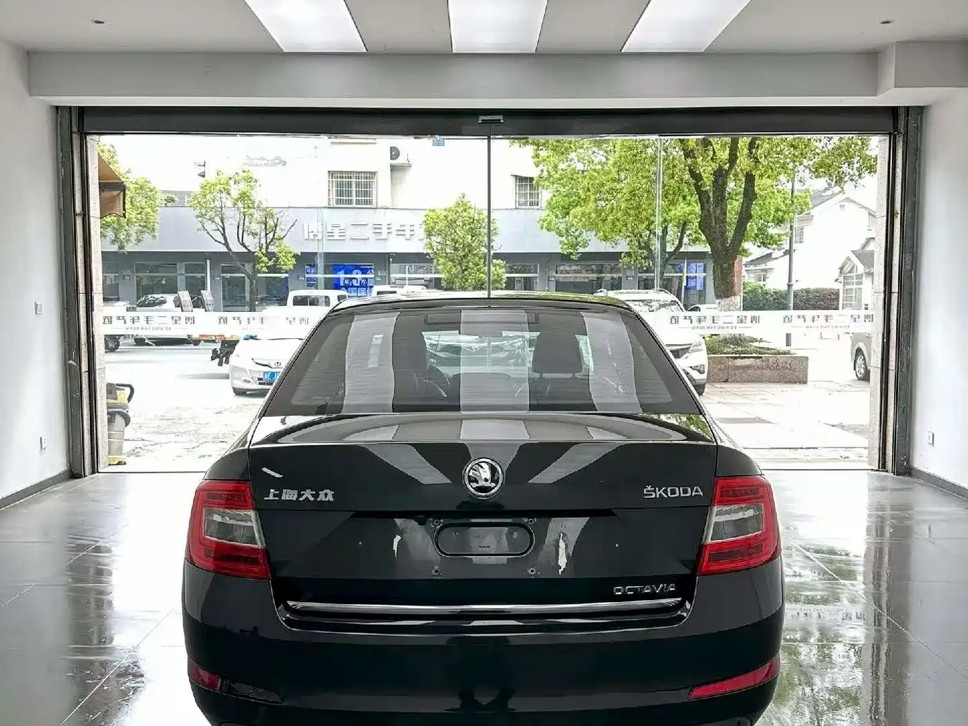 Škoda Octavia 2016 1.6L Automatic Smart Edition фото 8