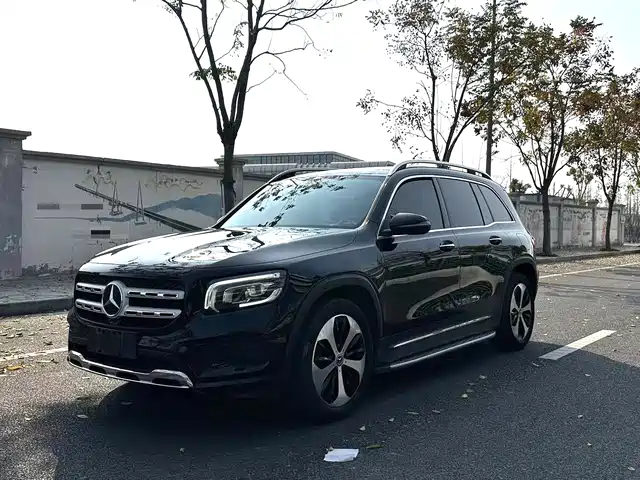 MERCEDES-BENZ GLB