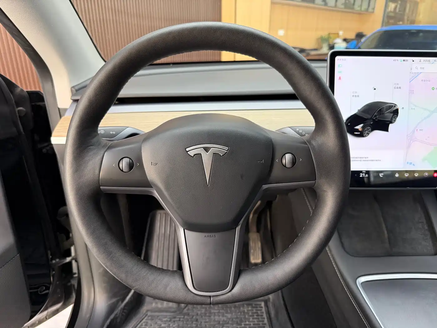 TESLA MODEL Y