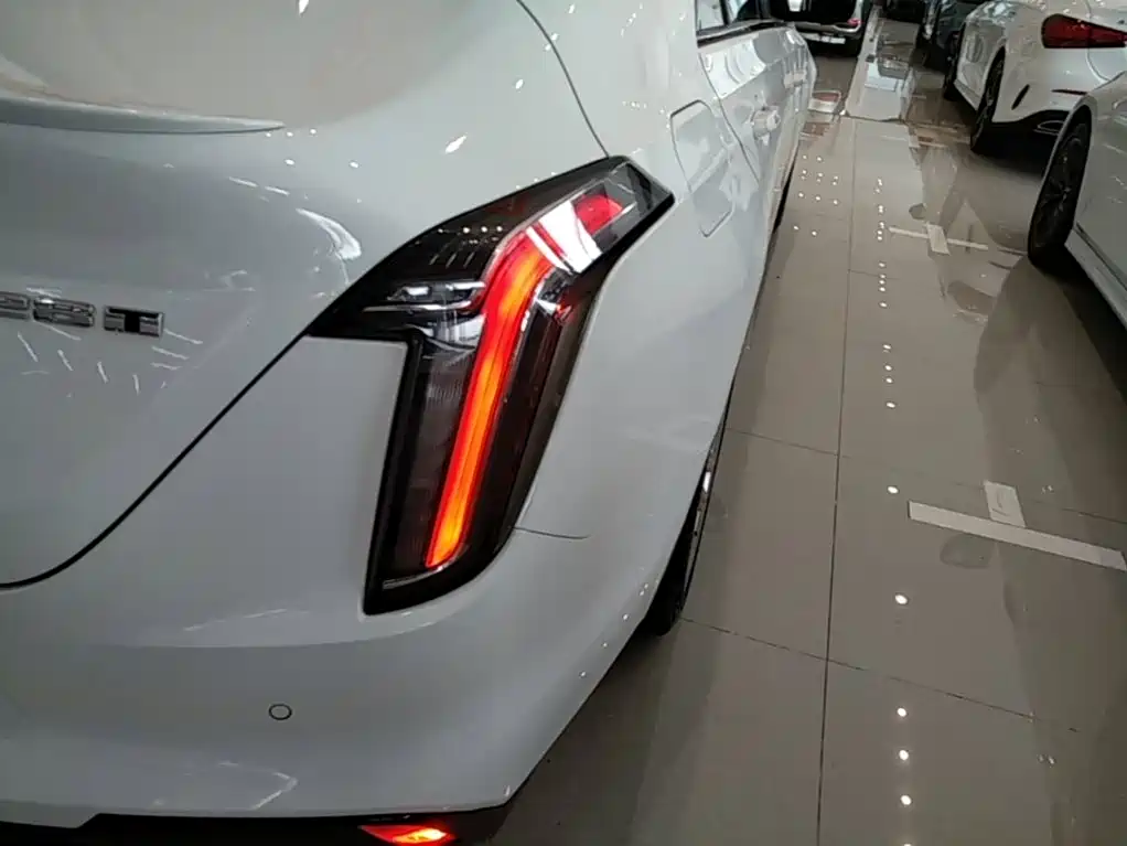 Cadillac CT4 2023 2022 28T Fashion Style