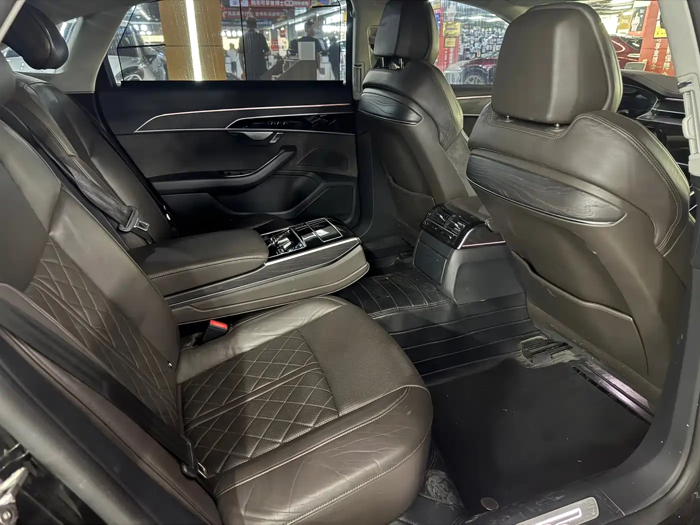 Фото 6 - Audi A8