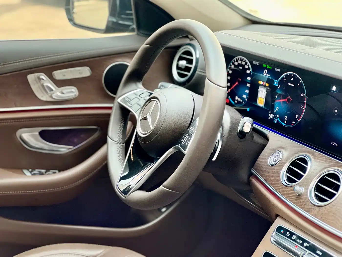 Mercedes-Benz E-Class 2021 E 300 L Fashion фото 45