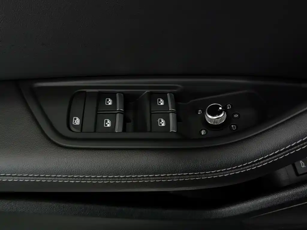 Фото 9 - Audi A4L