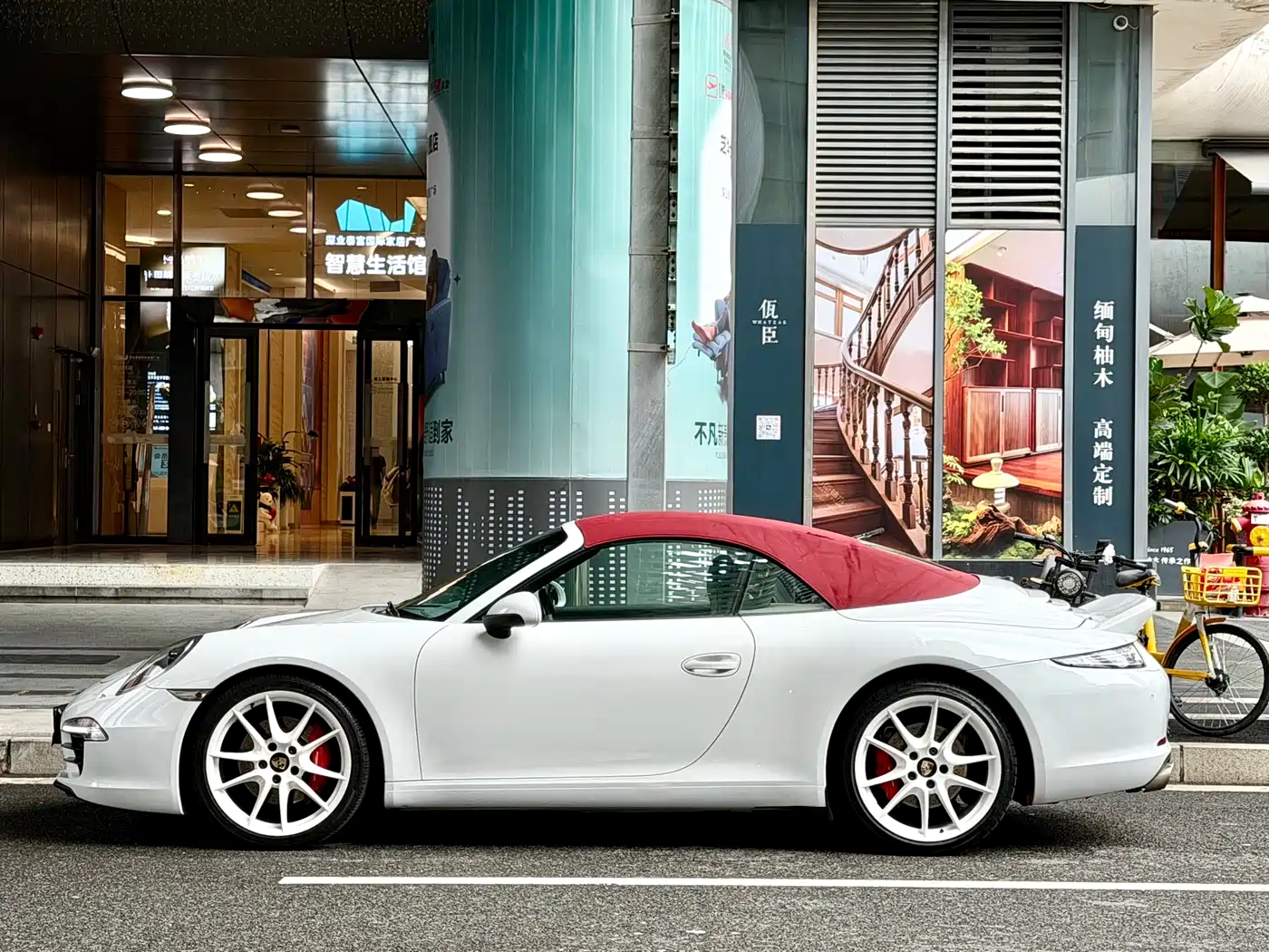 Porsche 911 2012 Carrera S Cabriolet 3.8L фото 3