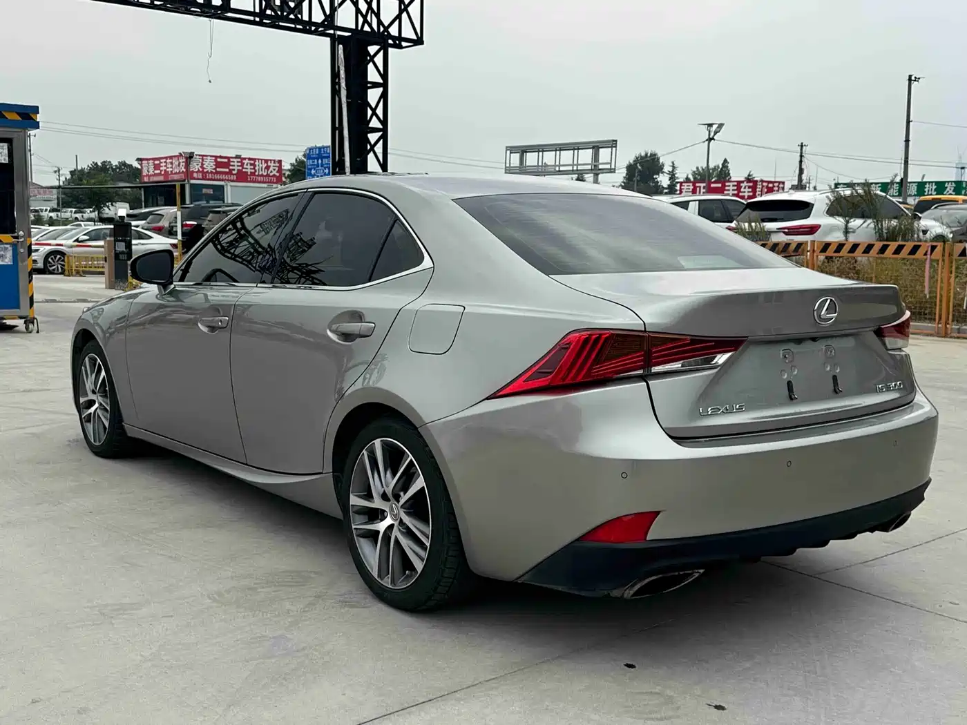 Фото 9 - Lexus IS