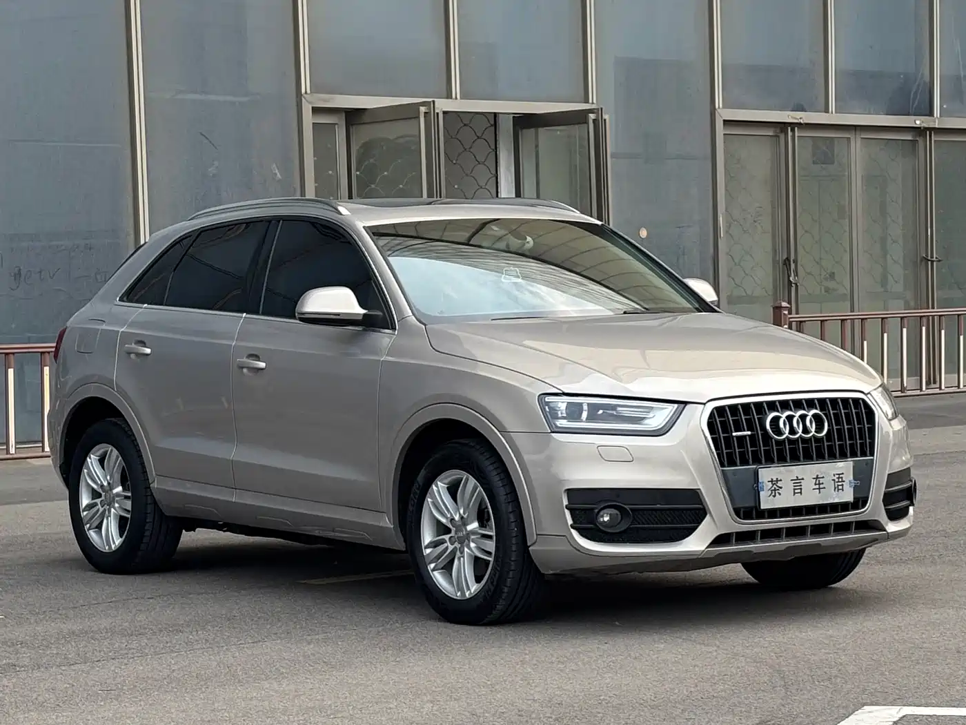 Audi Q3 2015 35 TFSI quattro Technology фото 3