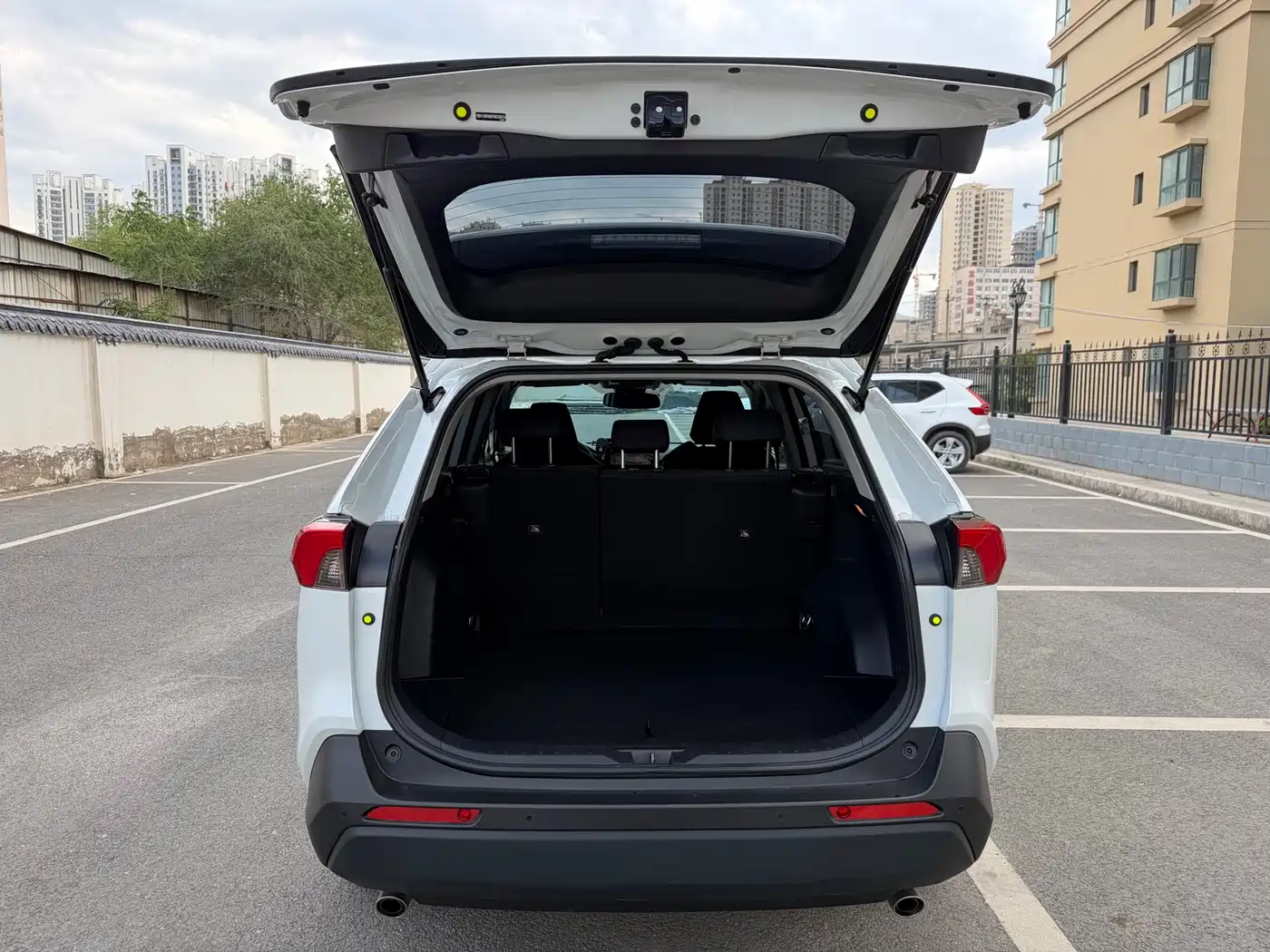 Toyota RAV4 Rongfang 2022 2.0L CVT 2WD Urban Edition фото 12