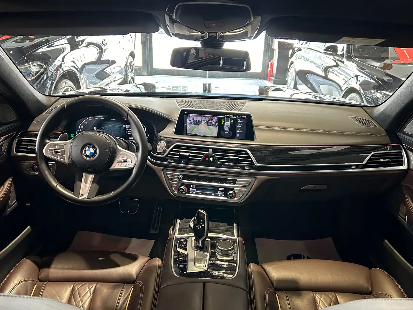 BMW 7 Series 2021 Model 730Li M Sport Package фото 25