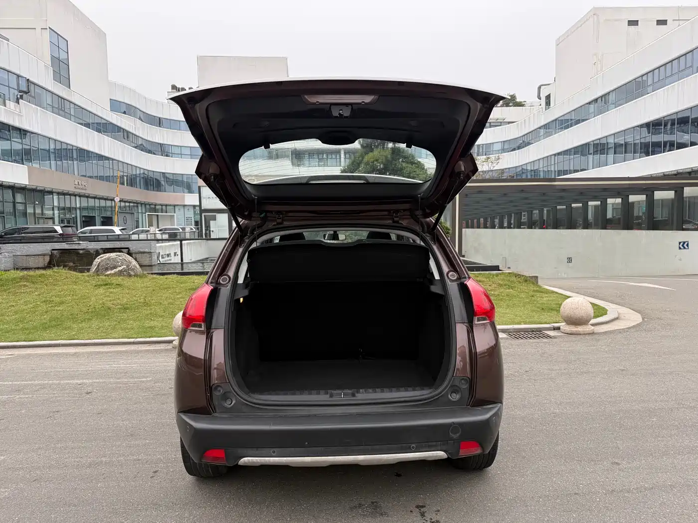 Peugeot 2008 2014 1.6L Automatic Fashion Edition фото 13