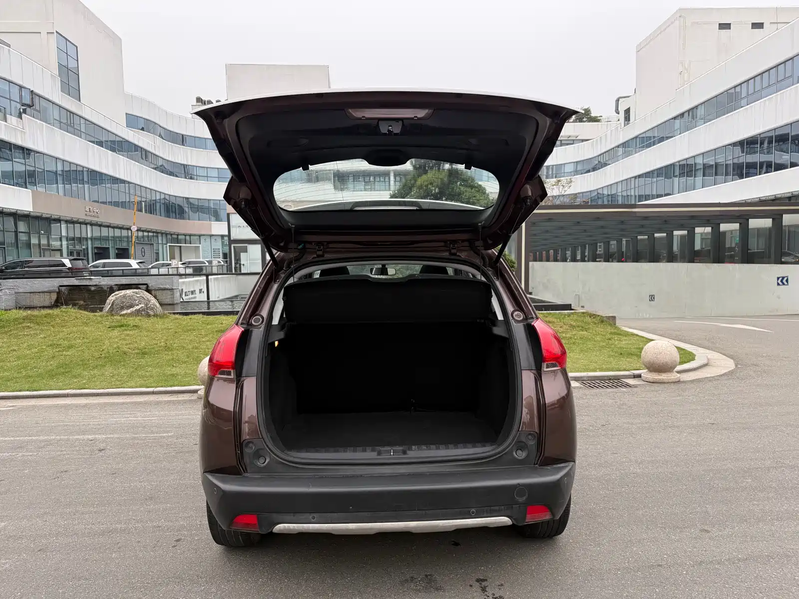 صورة 13 - Peugeot 2008