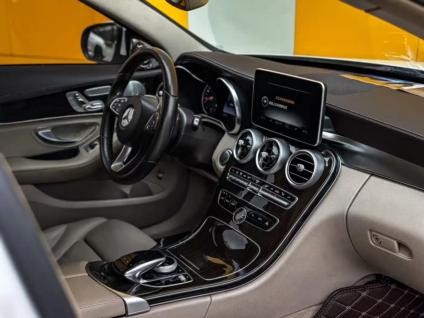 Mercedes-Benz C-Class 2015 C 300 L Sport фото 6