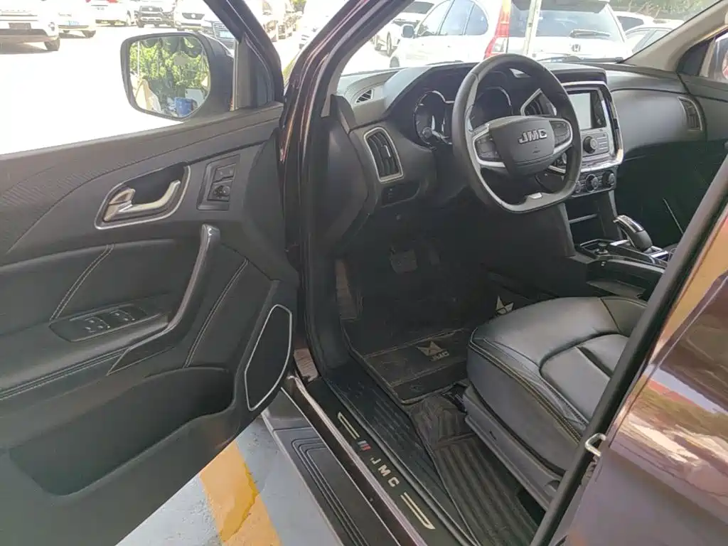 Jiangling Yuhu 7 2021 2020 Model 2.0T Diesel Automatic 2WD Comfort Long Wheelbase China VI JX4D20A6L