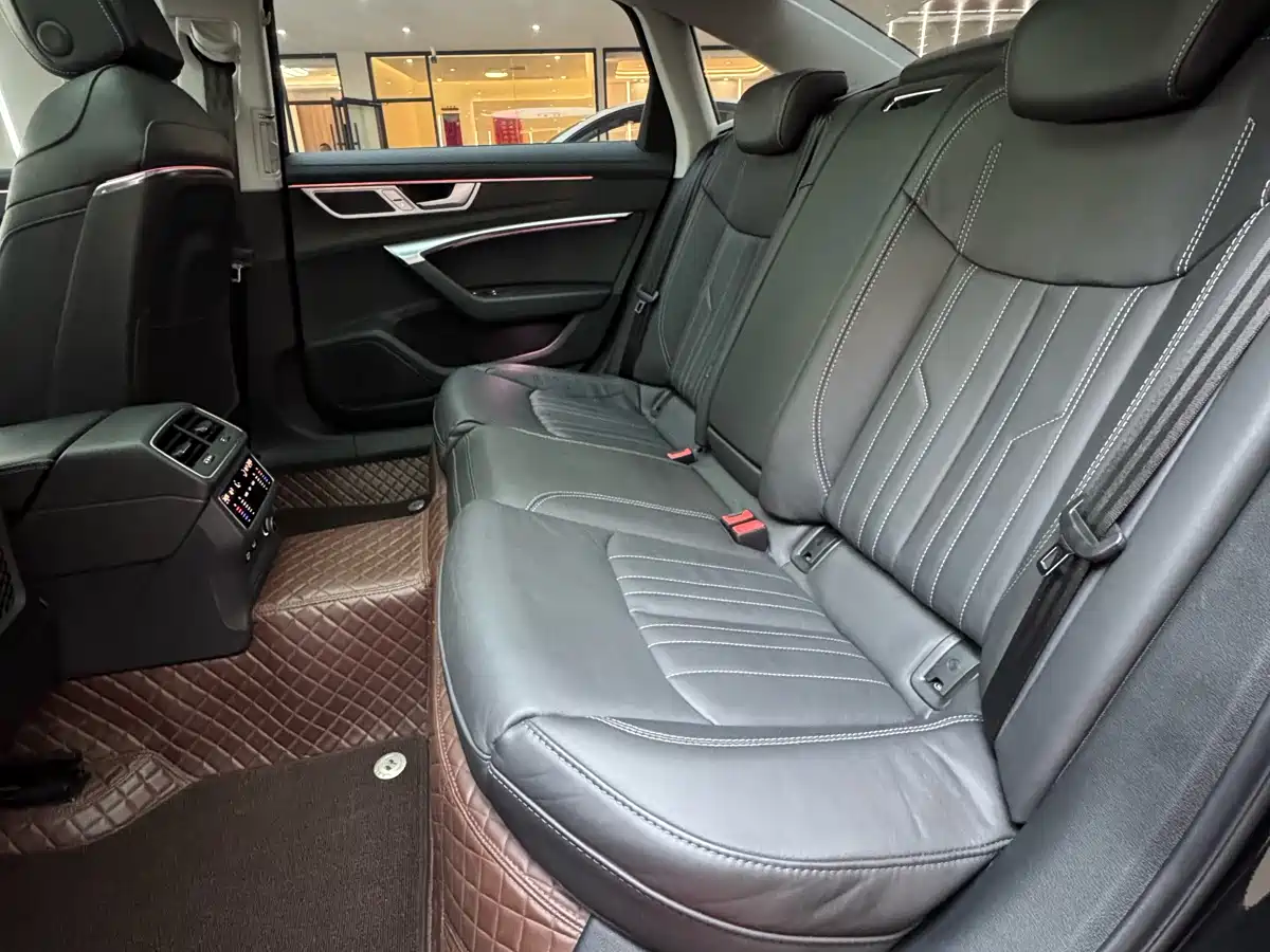 Audi A6L 2023 45 TFSI quattro Premium Elegance фото 15