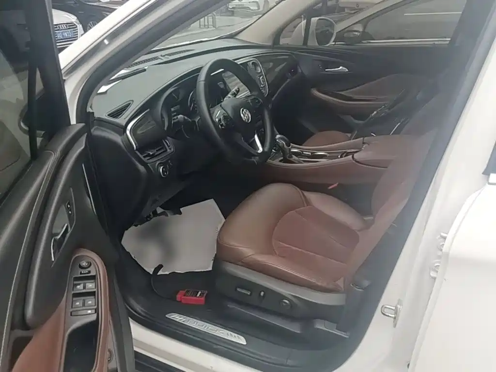 Фото 12 - Buick Envision Plus