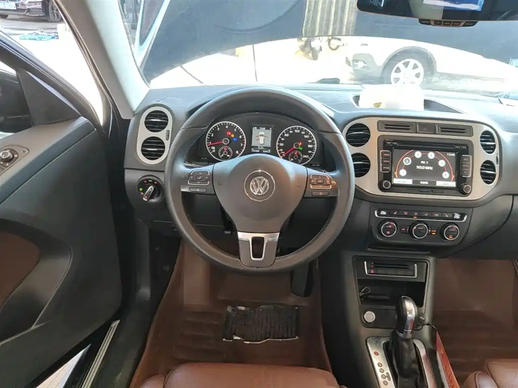 Volkswagen Tiguan 2013 1.8TSI Automatic 2WD Luxury Model фото 11