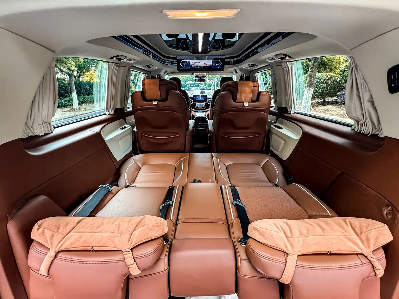 Mercedes-Benz Vito 2023 2.0T Business 7-Seater фото 29