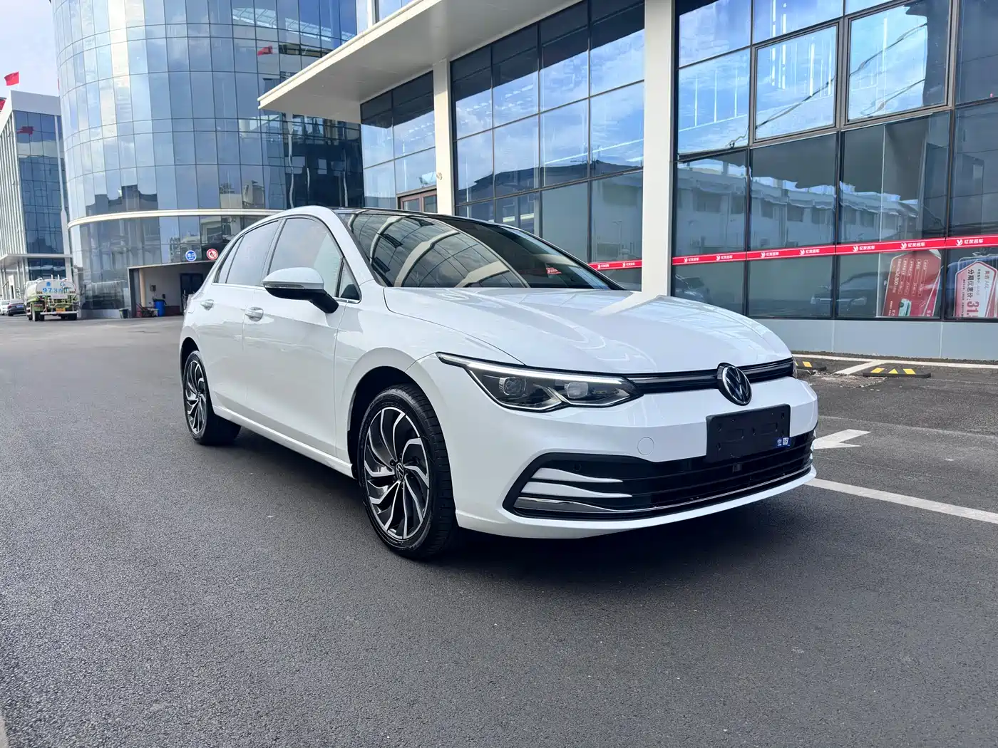 Volkswagen Golf 2023 280TSI DSG Pro фото 3
