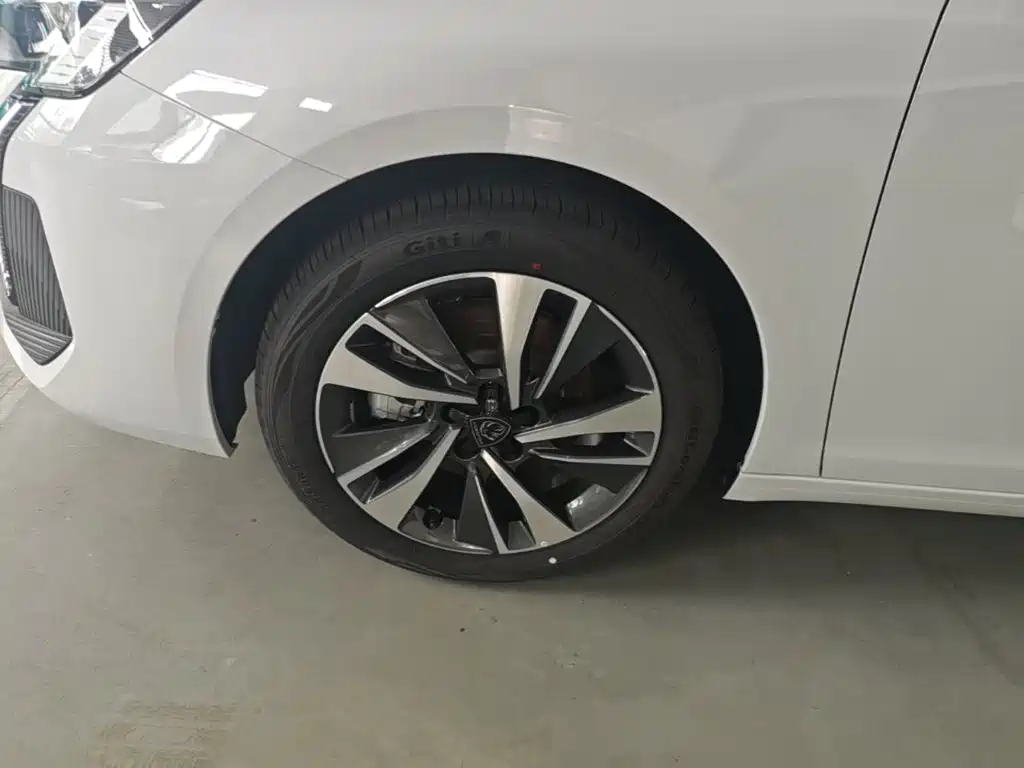 Peugeot 408 2026 2024 360THP Dá Dá Edition Latour