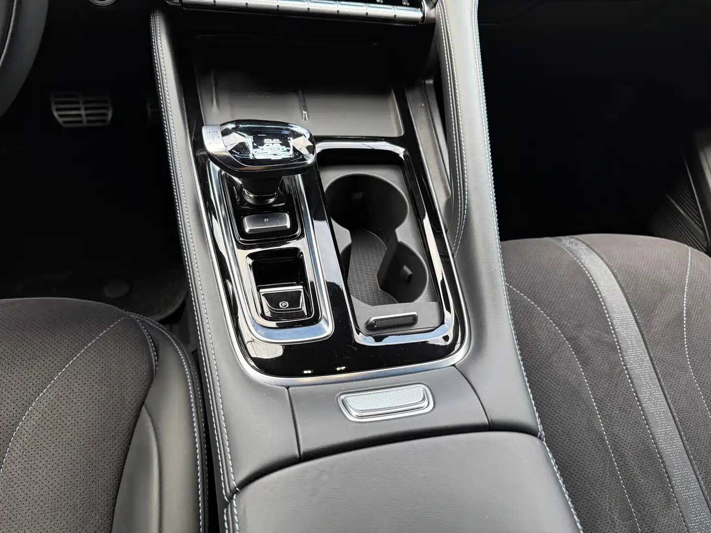 Фото 6 - Geely Preface