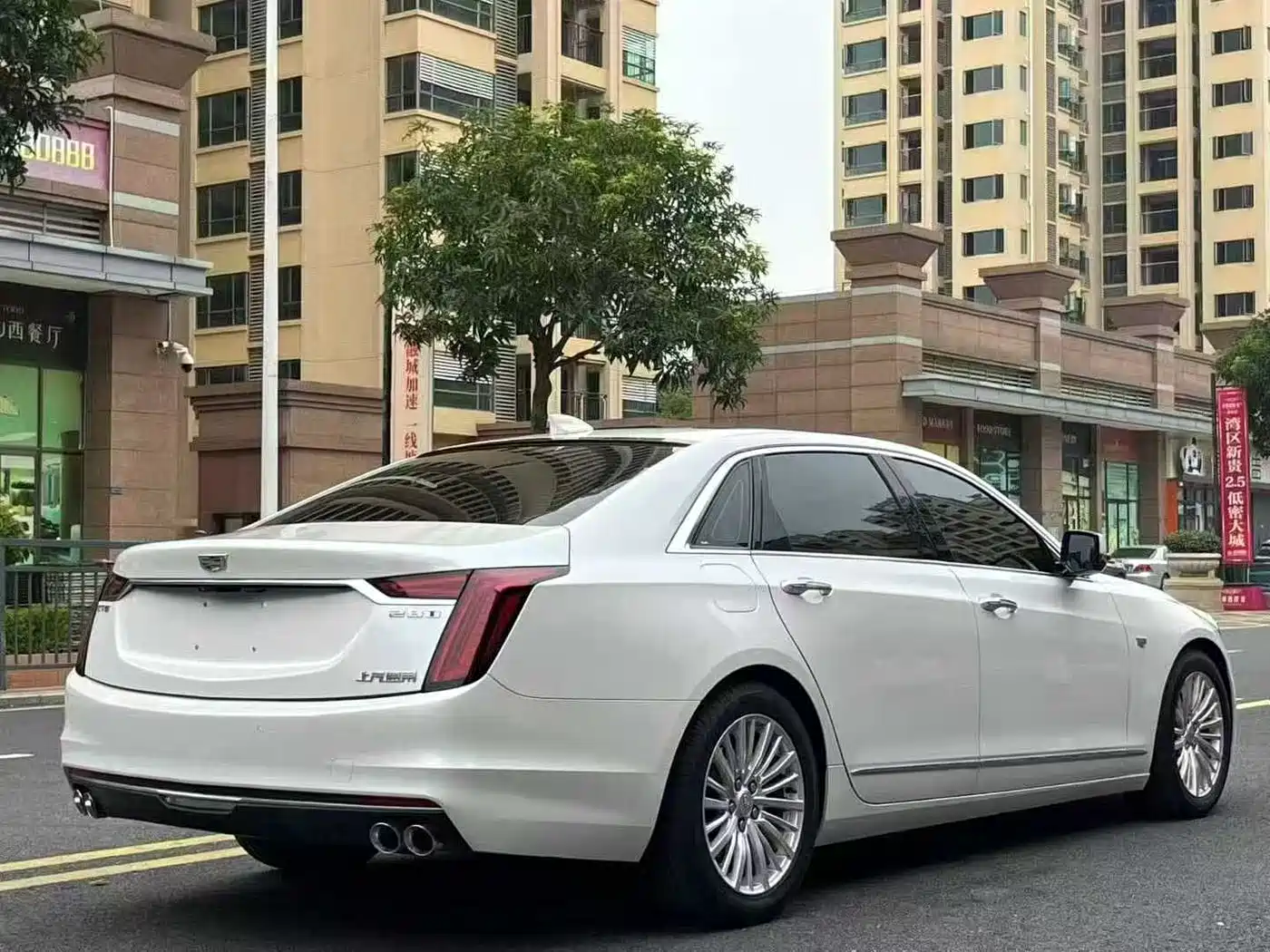 CADILLAC CT6